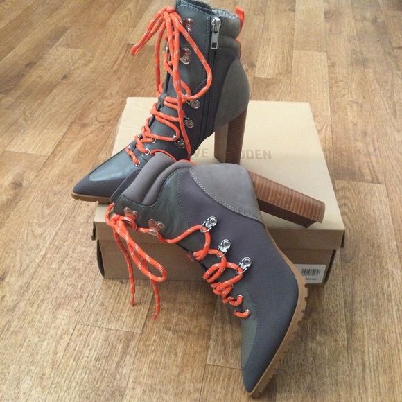 Steve Madden Karey Leather Heel Bootie NIB - Picture 5 of 10